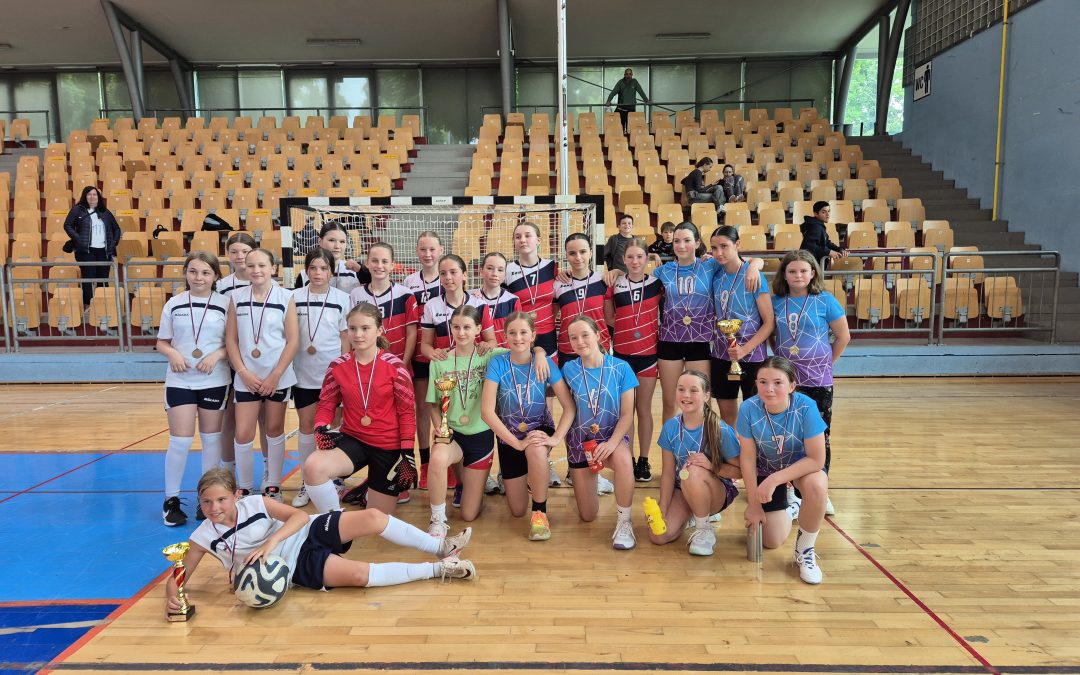 Zlata medalja deklet in odličen nastop fantov